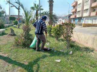 في ثاني أيام عيد الفطر.. استمرار تكثيف حملات النظافة ورفع تراكمات القمامة من الشوارع بالشرقية