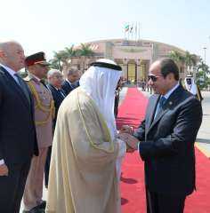 الرئيس السيسى يودّع أمير الكويت بمطار القاهرة بعد زيارته الرسمية