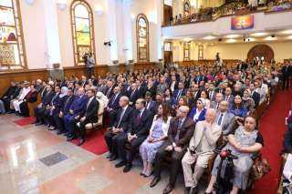 محافظ القاهرة يشهد الإحتفال الذى أقامته الطائفة الإنجيلية بعيد القيامة فى الكنيسة الإنجيلية