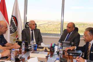 وزير قطاع الأعمال العام يستقبل محافظ بورسعيد