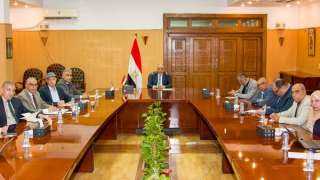 سويلم يتابع إجراءات وخطة تطوير منظومة إدارة وتوزيع المياه في مصر