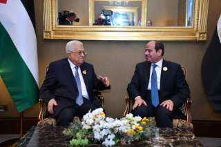 الرئيس السيسي يؤكد لـ”أبو مازن” دعم مصر للقيادة الفلسطينية فى مواجهة الضغوط