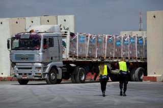 200 شاحنة تنطلق من معبر رفح إلى كرم أبو سالم تمهيدا لدخول قطاع غزة