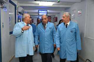وزير قطاع الأعمال العام فى جولة تفقدية لمشروعات تحديث وتطوير خطوط الإنتاج بشركة القاهرة للأدوية