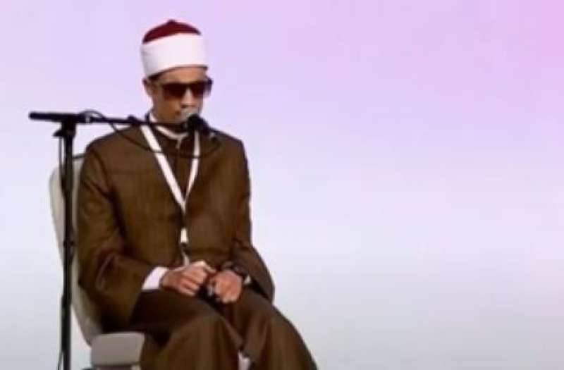 شاهد.. أتم حفظ القرآن وهو ابن 8 سنوات.. تلاوة لطالب أزهري أمام الرئيس السيسي خلال احتفالية ليلة القدر
