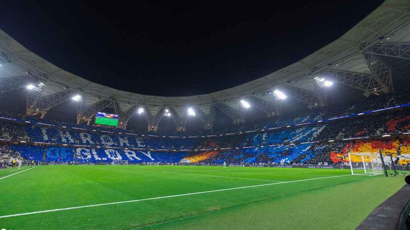 من سبق الجميع؟ معركة ”التيفو” تشعل الجدل بين الهلال والاتحاد