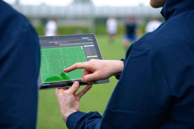 كيف تغير تحليلات البيانات أداء الرياضيين واستراتيجيات اللعب