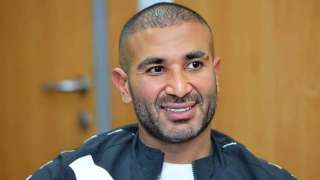 أحمد سعد يغني تواشيح وابتهالات أمام قبر أبي حنيفة النعماني في العراق