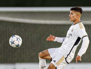 أنشيولتي يفكر في أسد الأطلس.. ريال مدريد يقترب من تصعيد الشاب يوسف لخديم